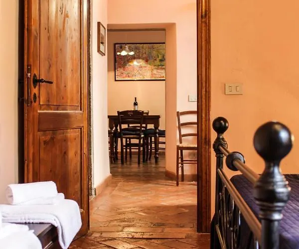 Classico E Romantico Fiorentino 10 Min A Piedi Da Ponte Vecchio E 5 Minuti Da Palazzo Pitti Area Unesco Apartament Florencja