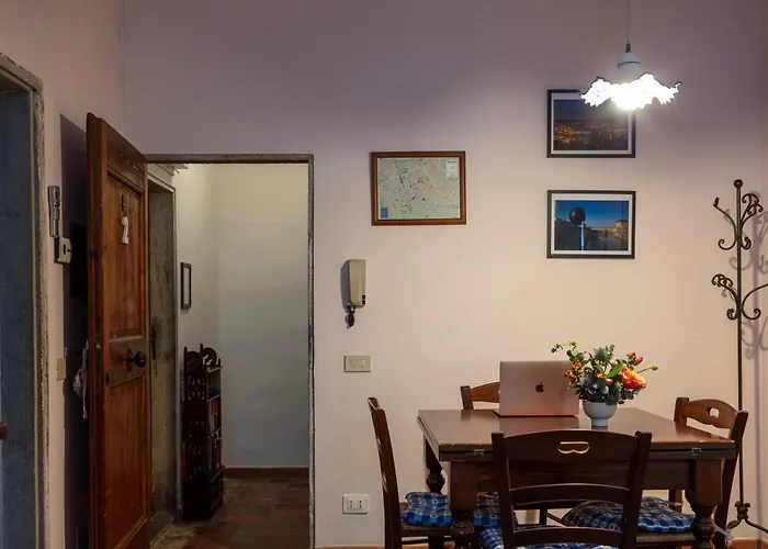 Classico E Romantico Fiorentino 10 Min A Piedi Da Ponte Vecchio E 5 Minuti Da Palazzo Pitti Area Unesco Apartament